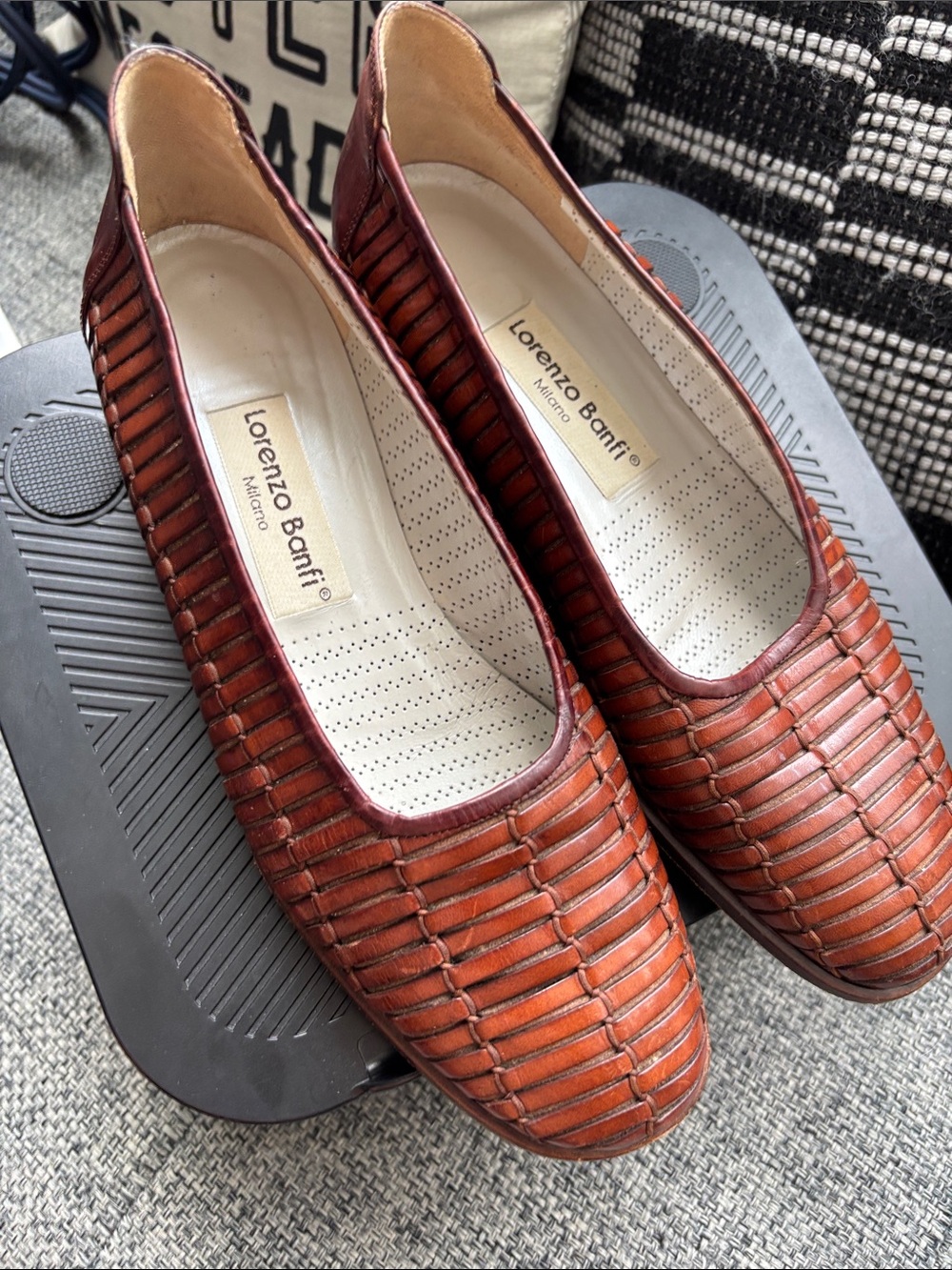 Lorenzo Banfi Woven Leather Flats in Chestnut Brown